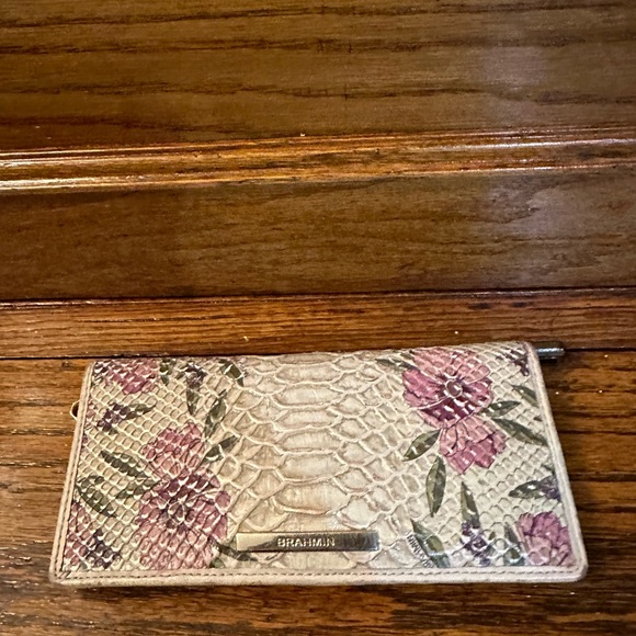 Bramhin floral, Percilla walletmnt - Picture 5 of 11